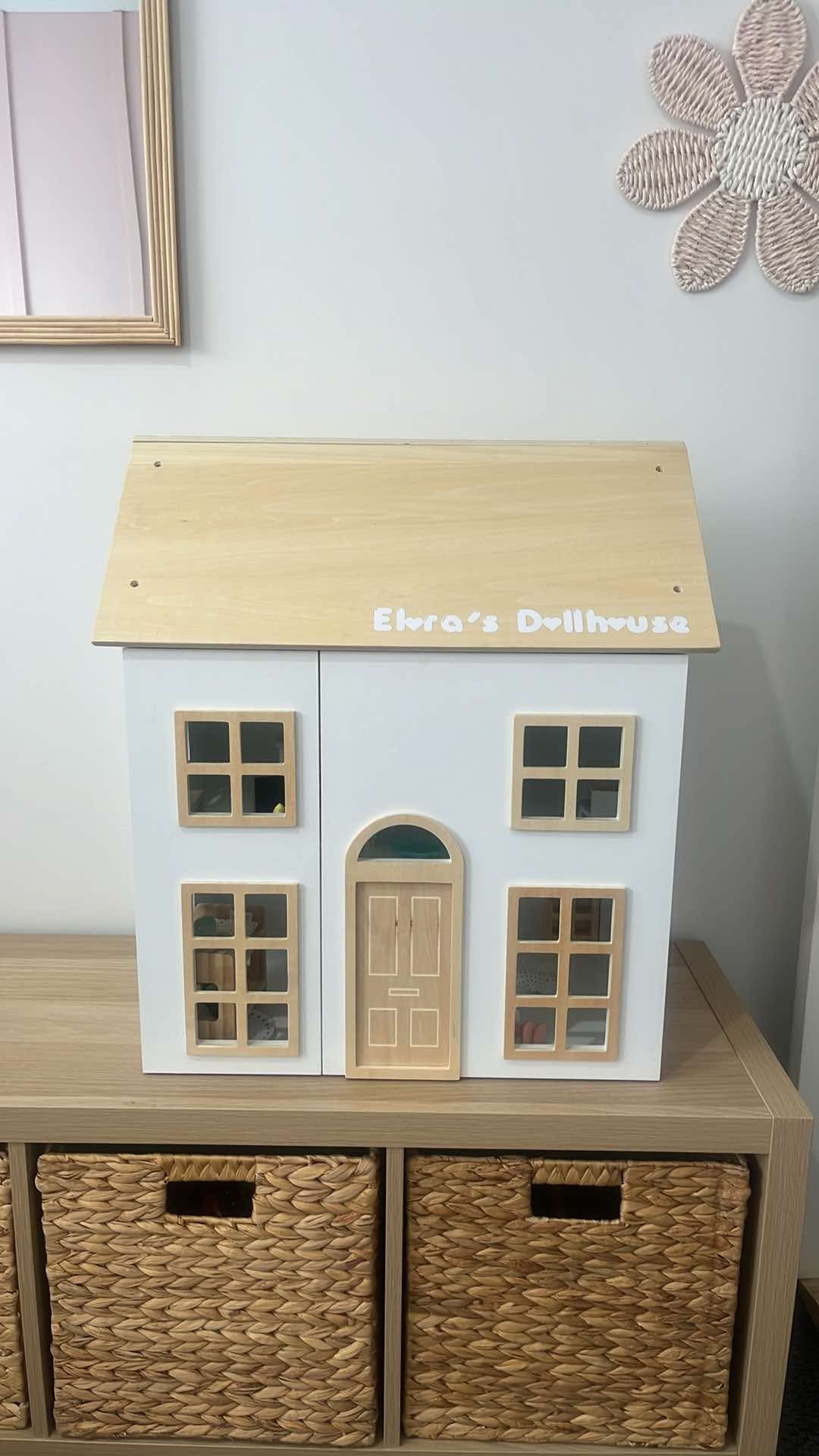 Decal for Elora’s Dollhouse